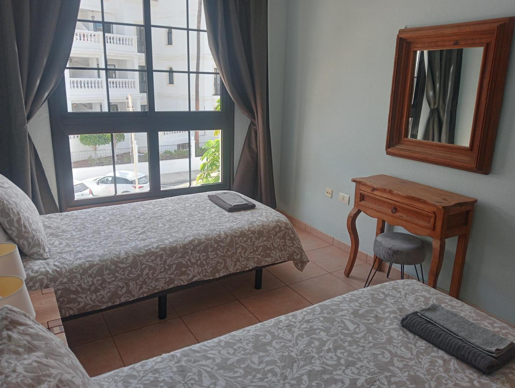 Greatly Located Apartment With Heated Pool, Los Cristianos Los Cristianos  Zewnętrze zdjęcie