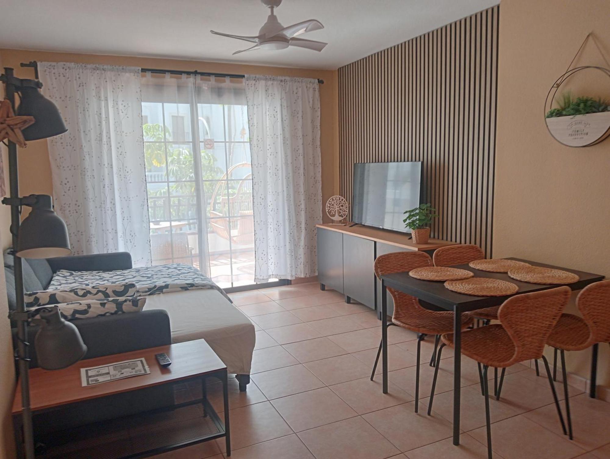 Greatly Located Apartment With Heated Pool, Los Cristianos Los Cristianos  Zewnętrze zdjęcie