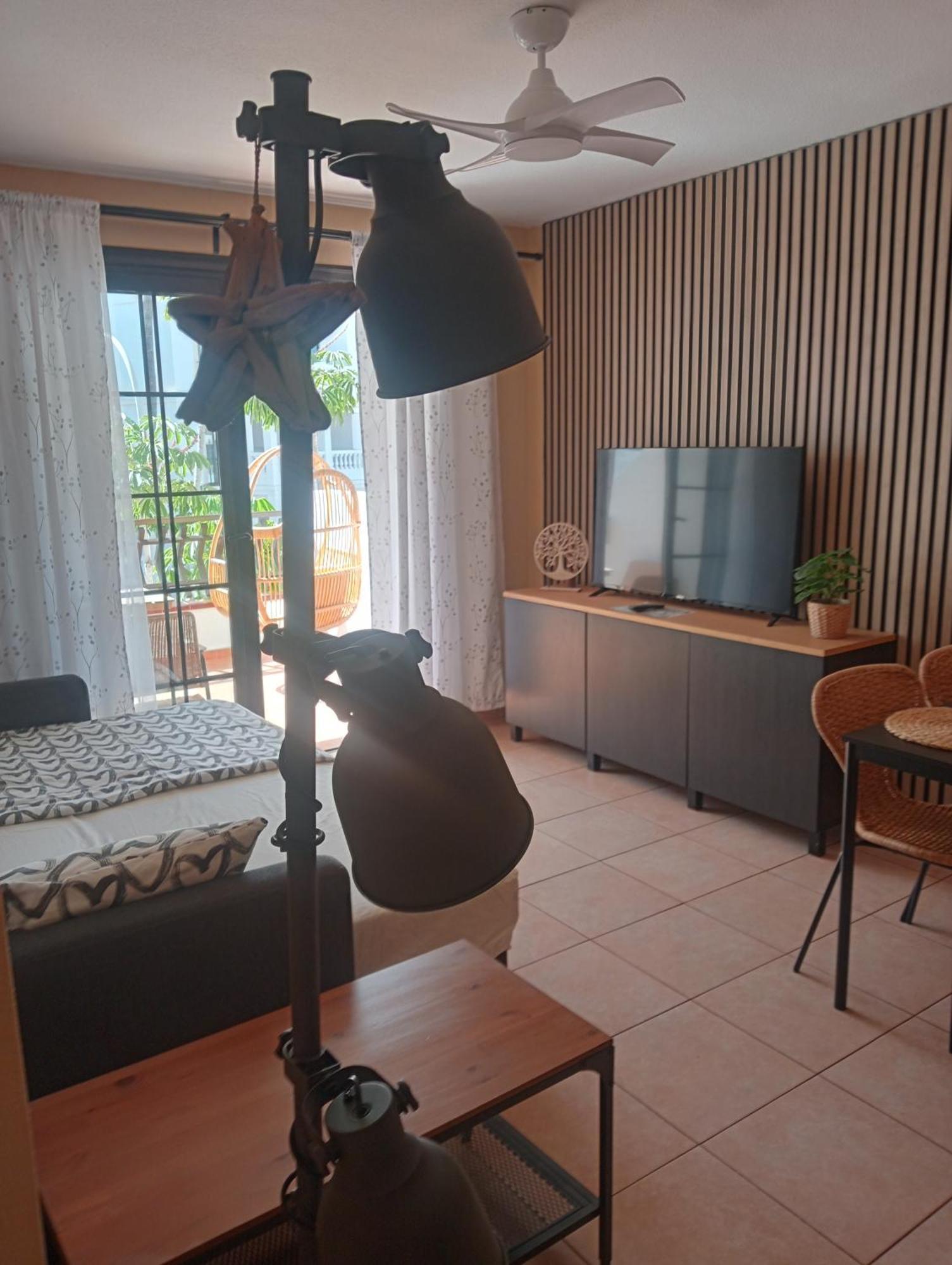 Greatly Located Apartment With Heated Pool, Los Cristianos Los Cristianos  Zewnętrze zdjęcie